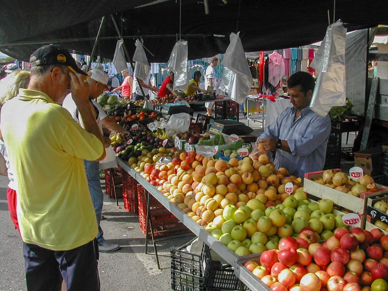 La Marina Urbanisation Samstag Markt